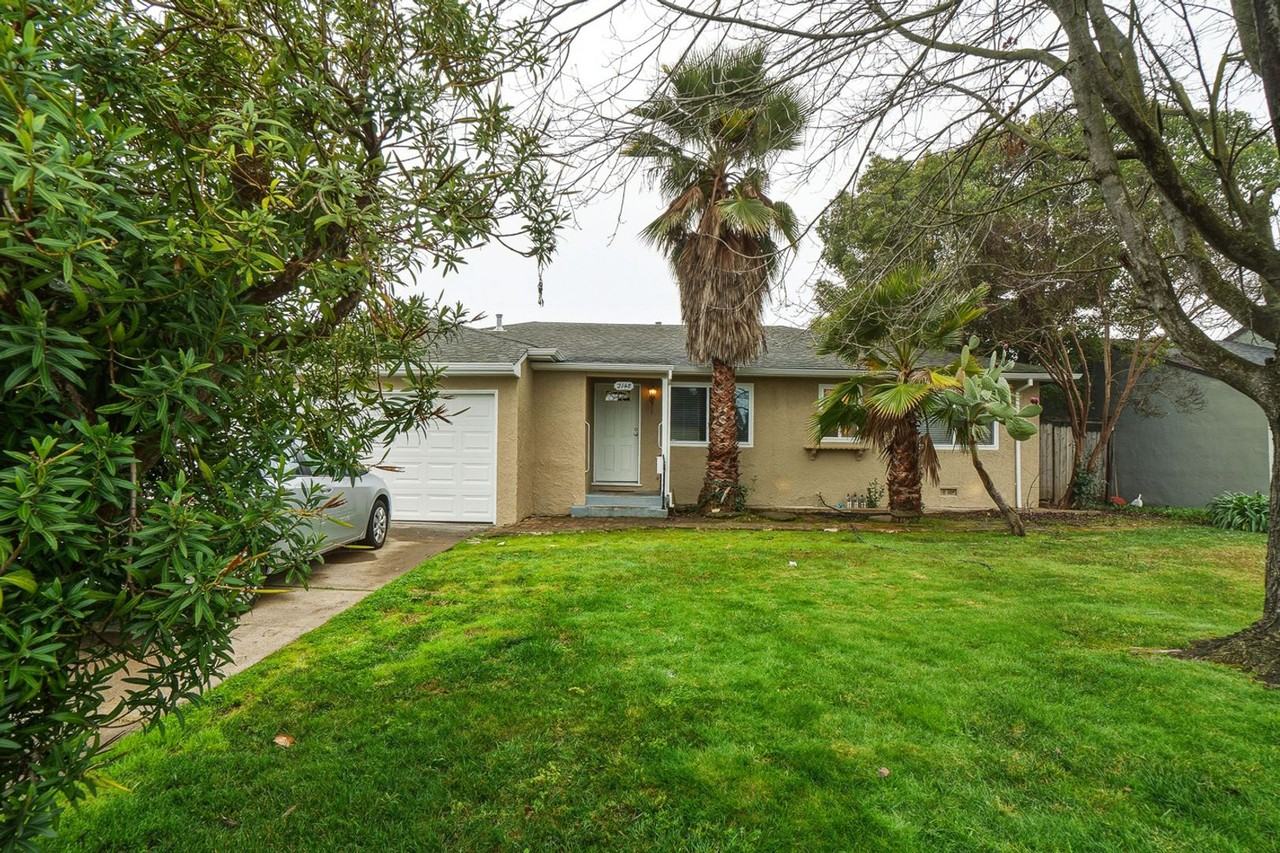 2148 Irvin Way - Photo 2 of 25