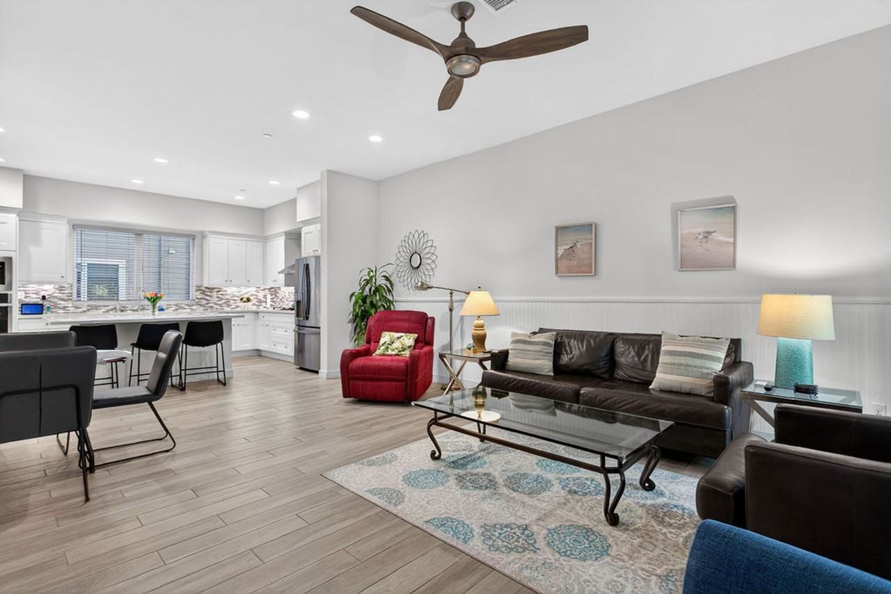 985 Doheny Way - Photo 4 of 23