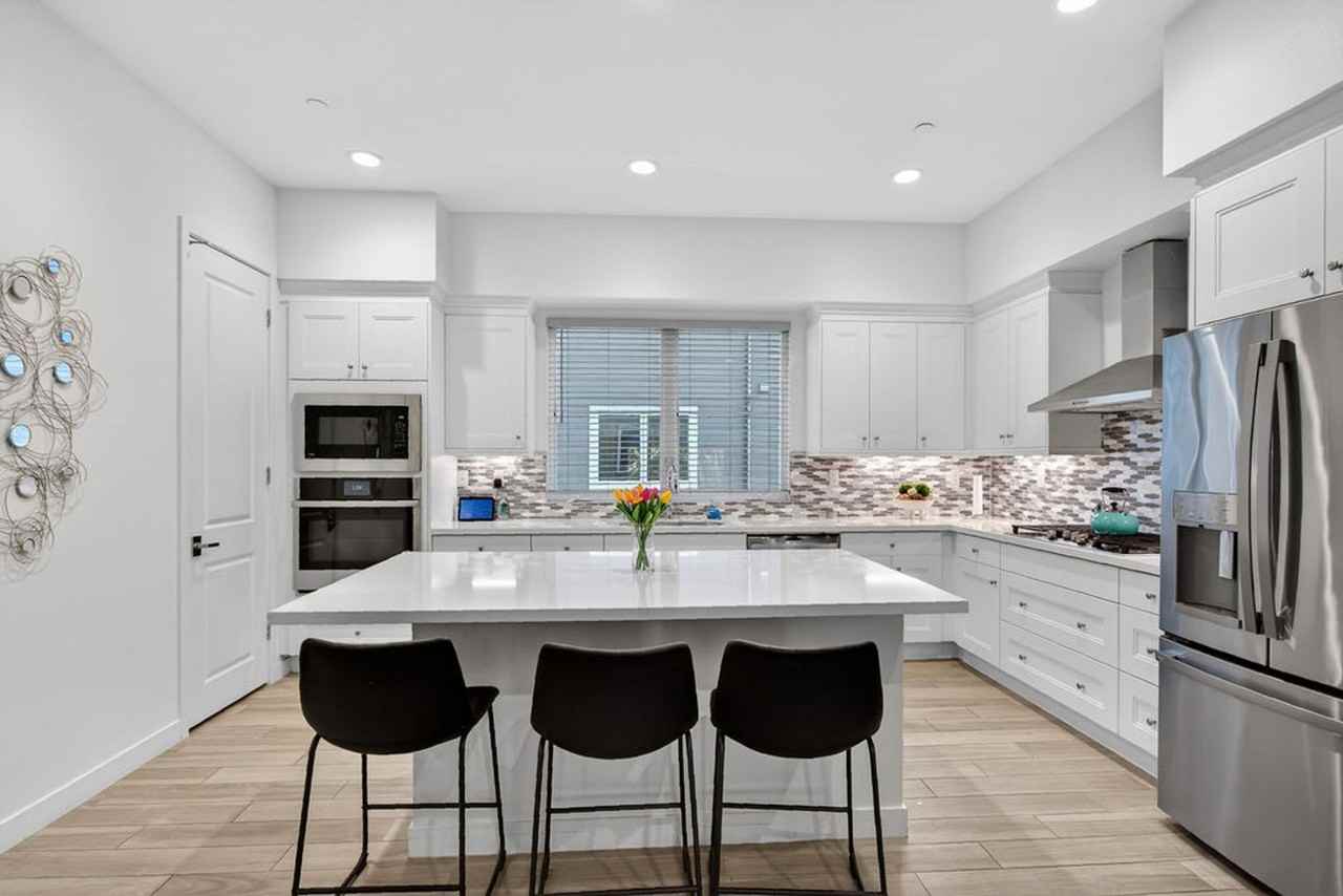 985 Doheny Way - Photo 4 of 25