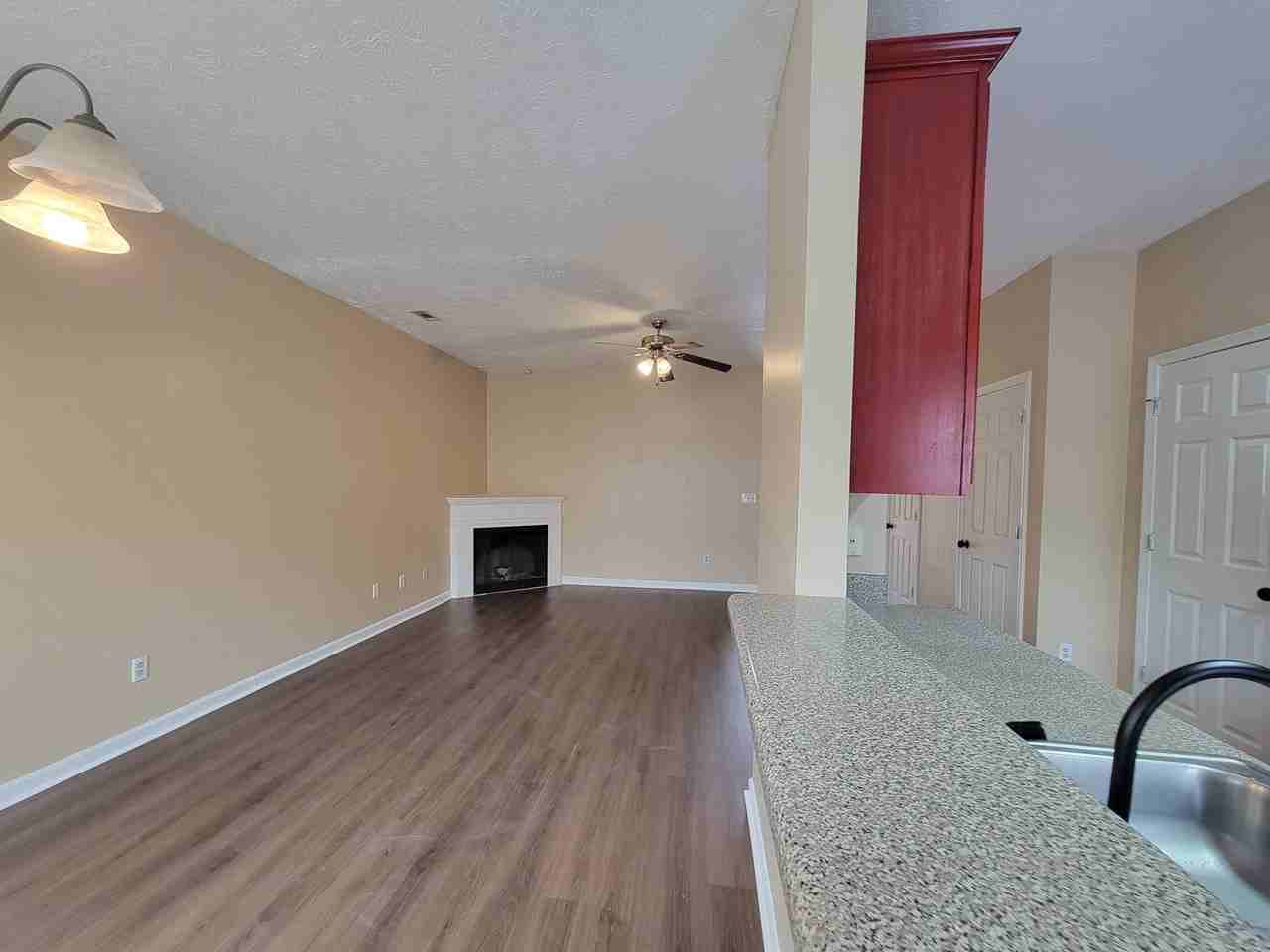 4209 High Park Ln - Photo 7 of 26