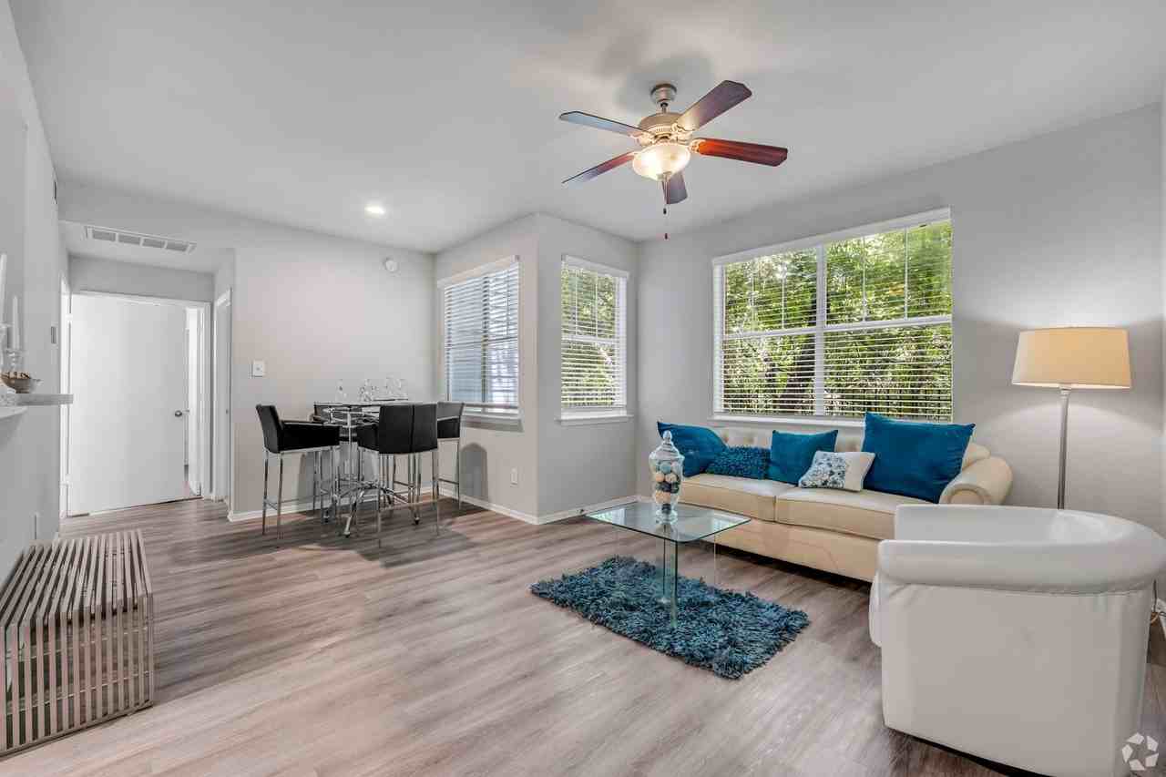 Affordable Luxury Living - Photo 7 of 50