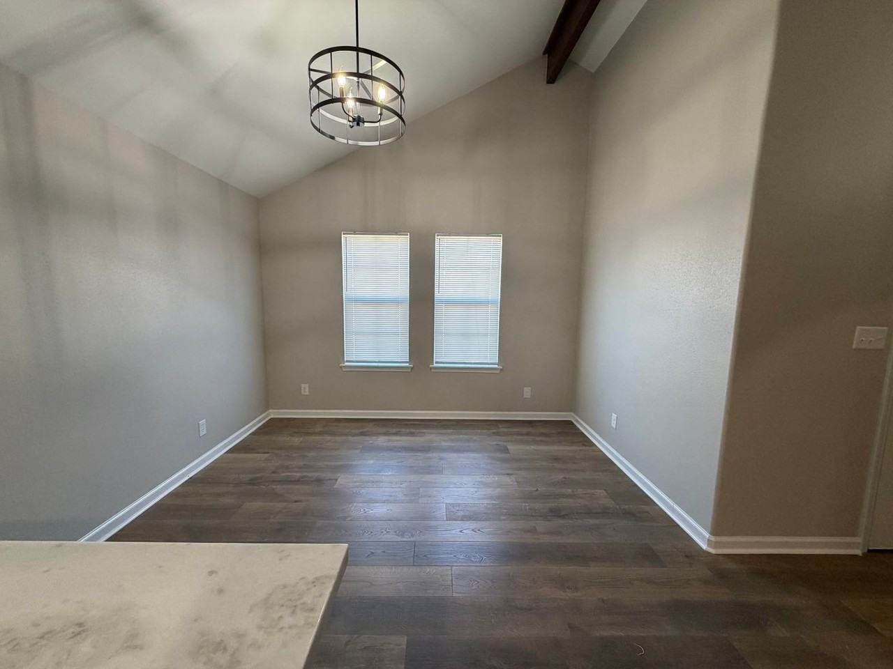 1307 Wedgewood Dr - Photo 5 of 12