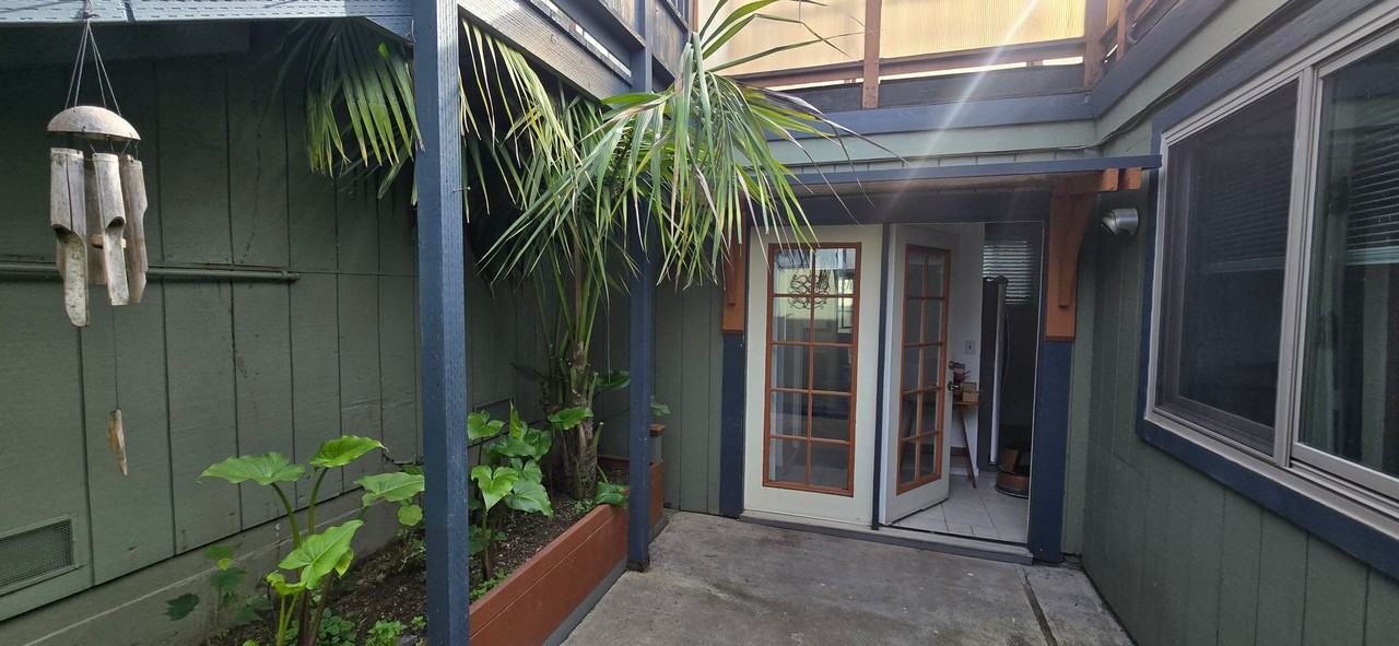 150 Kent Ave - Photo 6 of 15