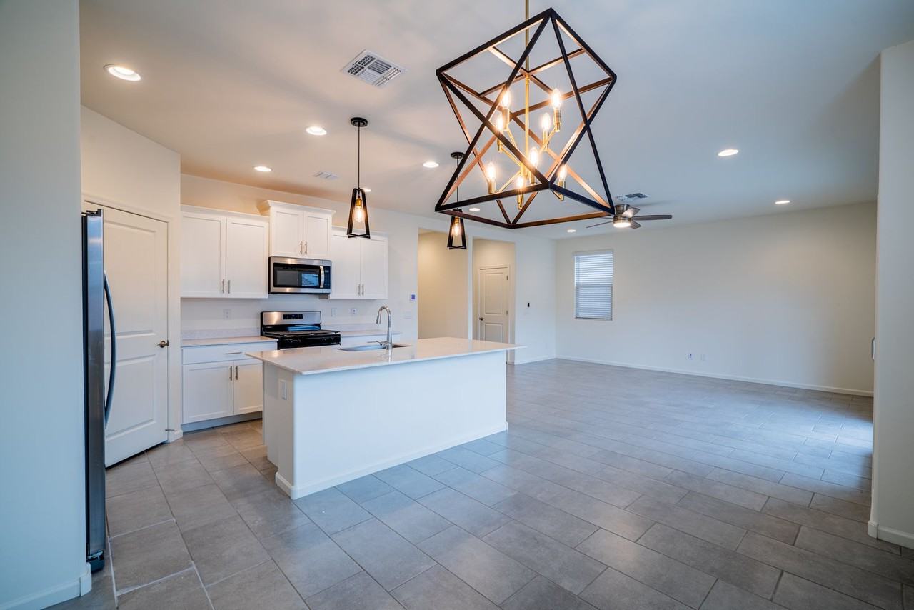 11896 W Charismatic Dr - Photo 4 of 16