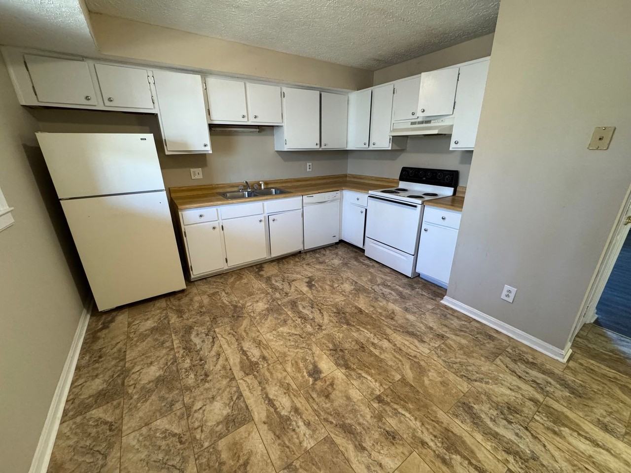 329 Leafmore Rd Sw - Photo 6 of 18