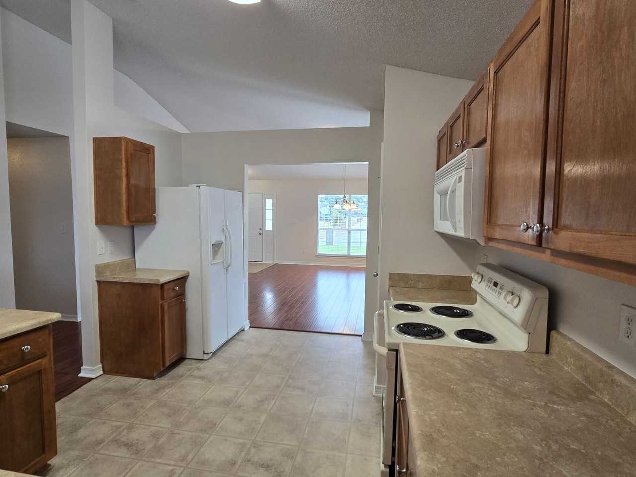 6525 Tampa Dr - Photo 6 of 19