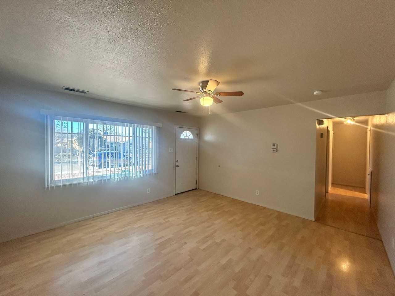 412 Buena Ventura Pl Ne - Photo 6 of 28