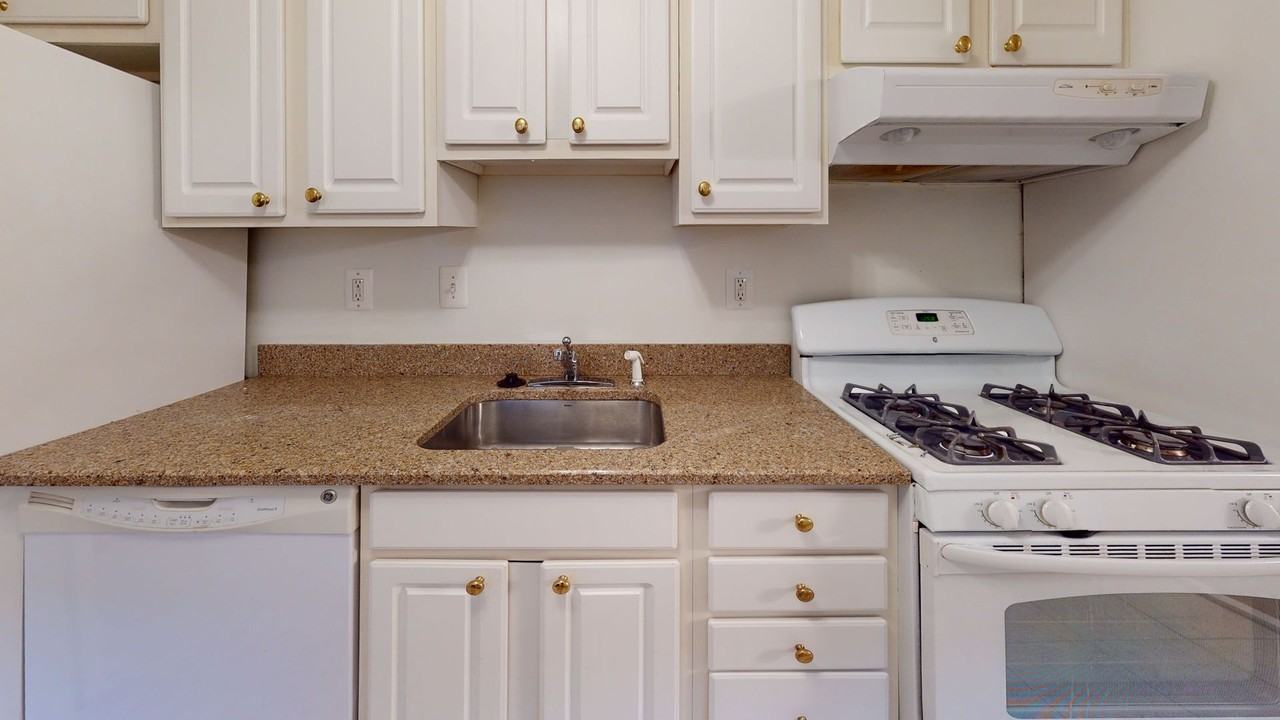 1008 23rd St Nw - Photo 7 of 19