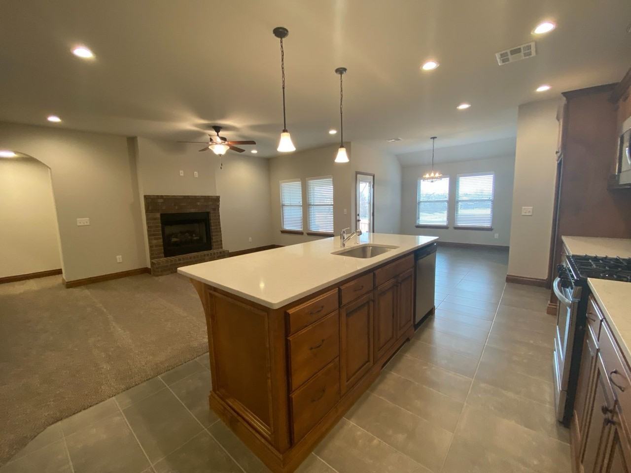 7117 Daxton Ct - Photo 4 of 33