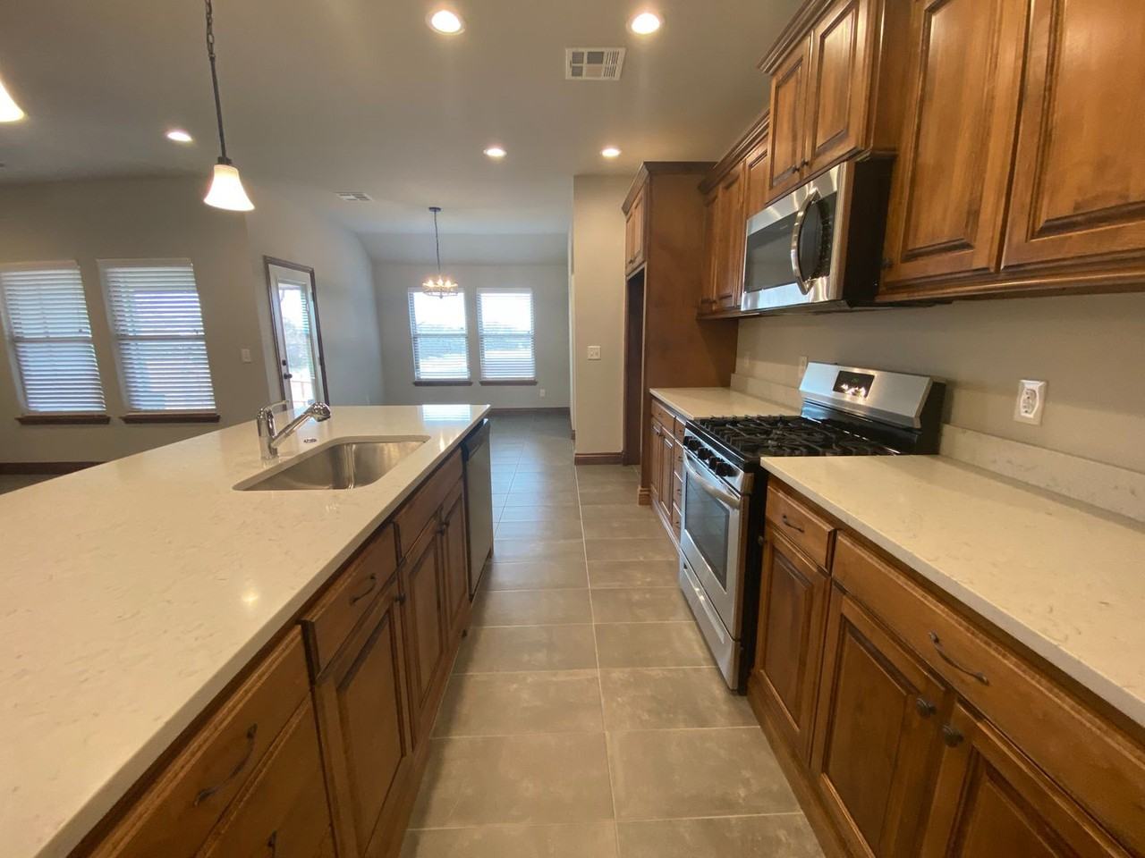 7117 Daxton Ct - Photo 5 of 33