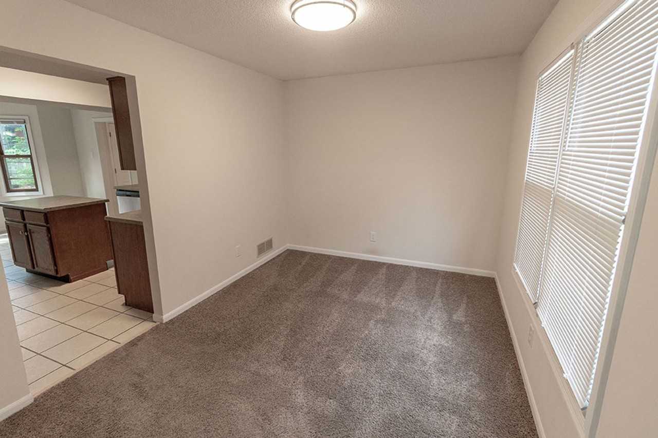 3501 Teakwood Ct - Photo 4 of 50