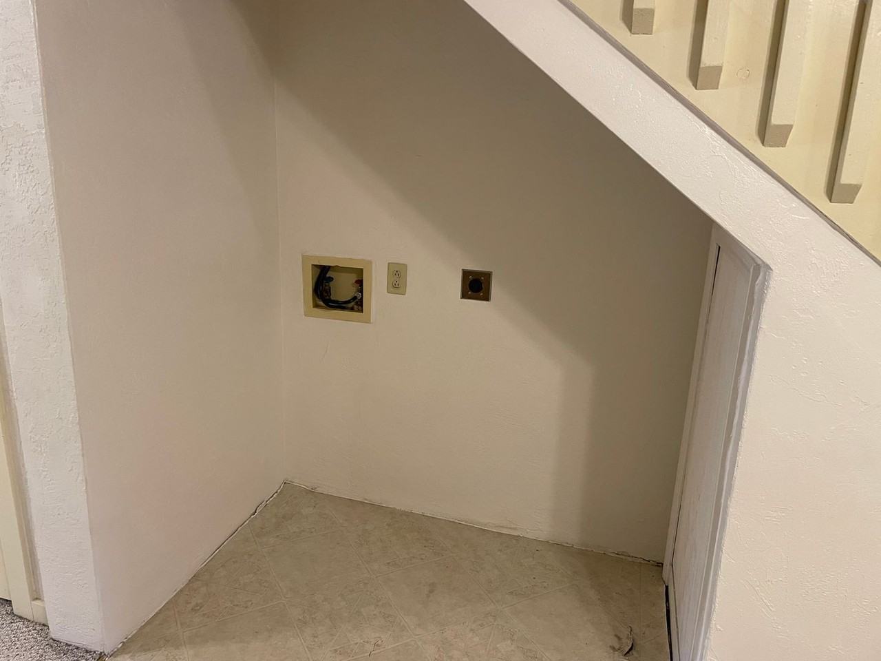 120 E Main St - Photo 6 of 9