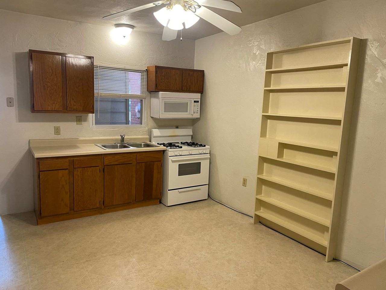 120 E Main St - Photo 7 of 9