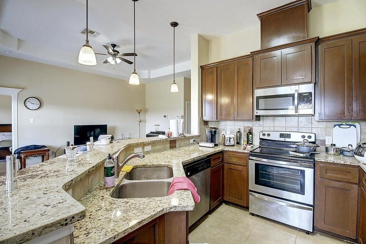 3005 Dante Dr - Photo 2 of 16