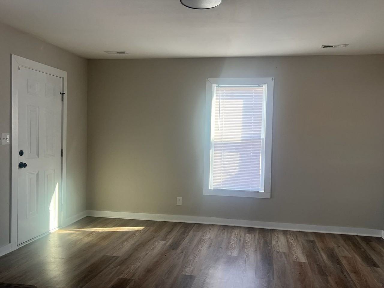 235 Ann St Nw - Photo 3 of 8