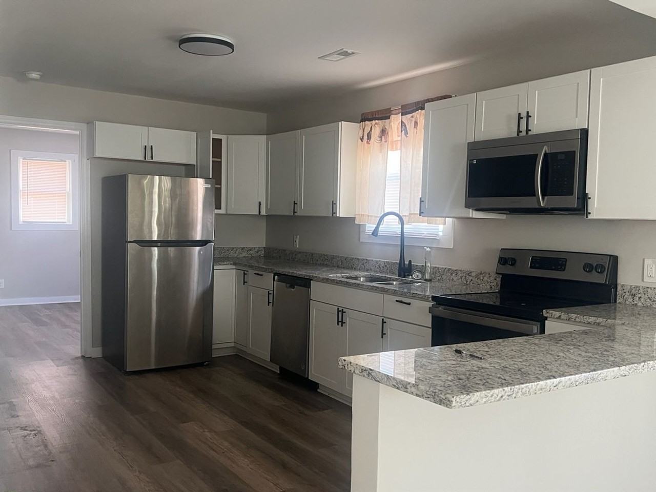 235 Ann St Nw - Photo 4 of 8