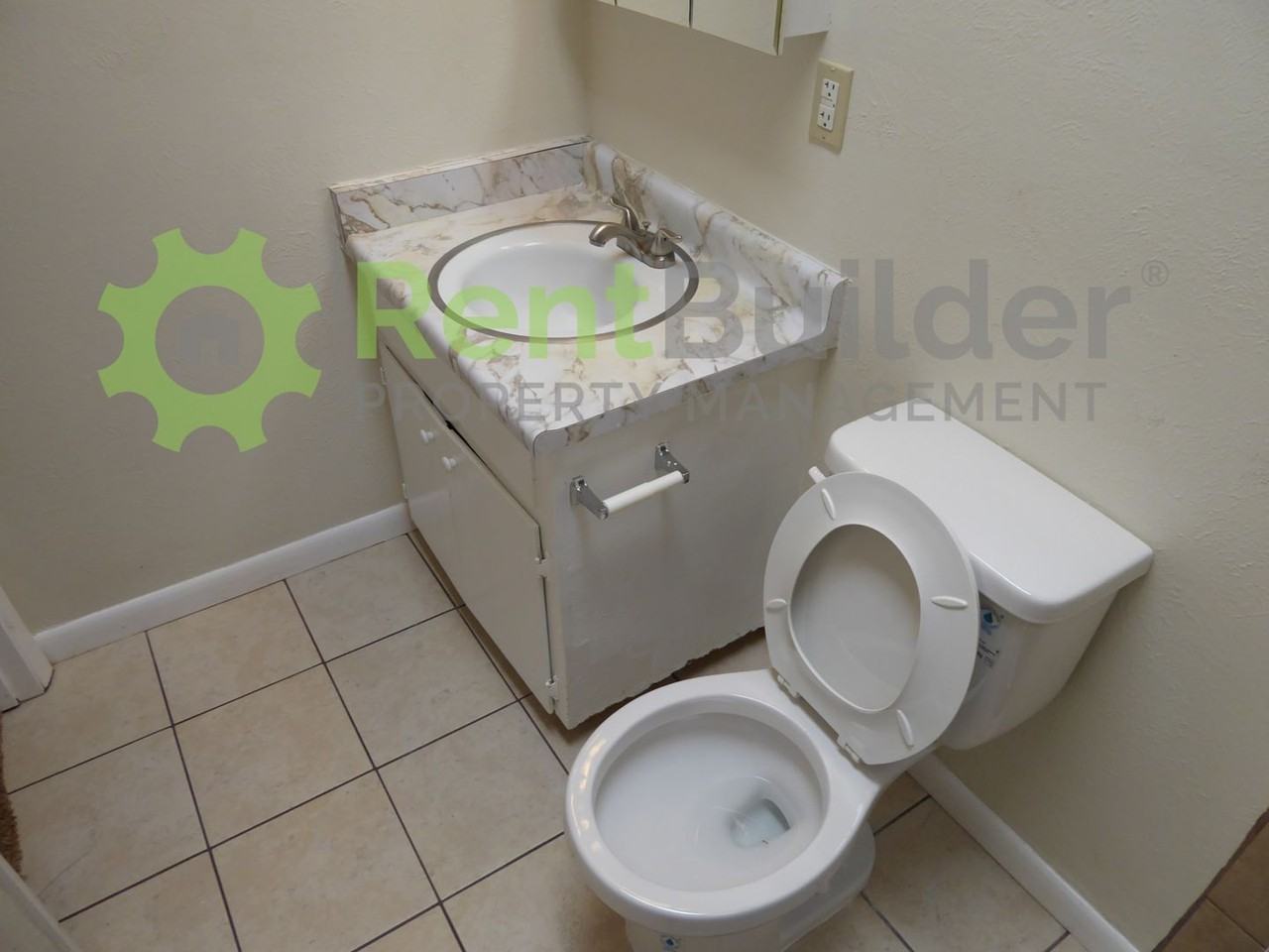 4612 Overland St Ne - Photo 3 of 39