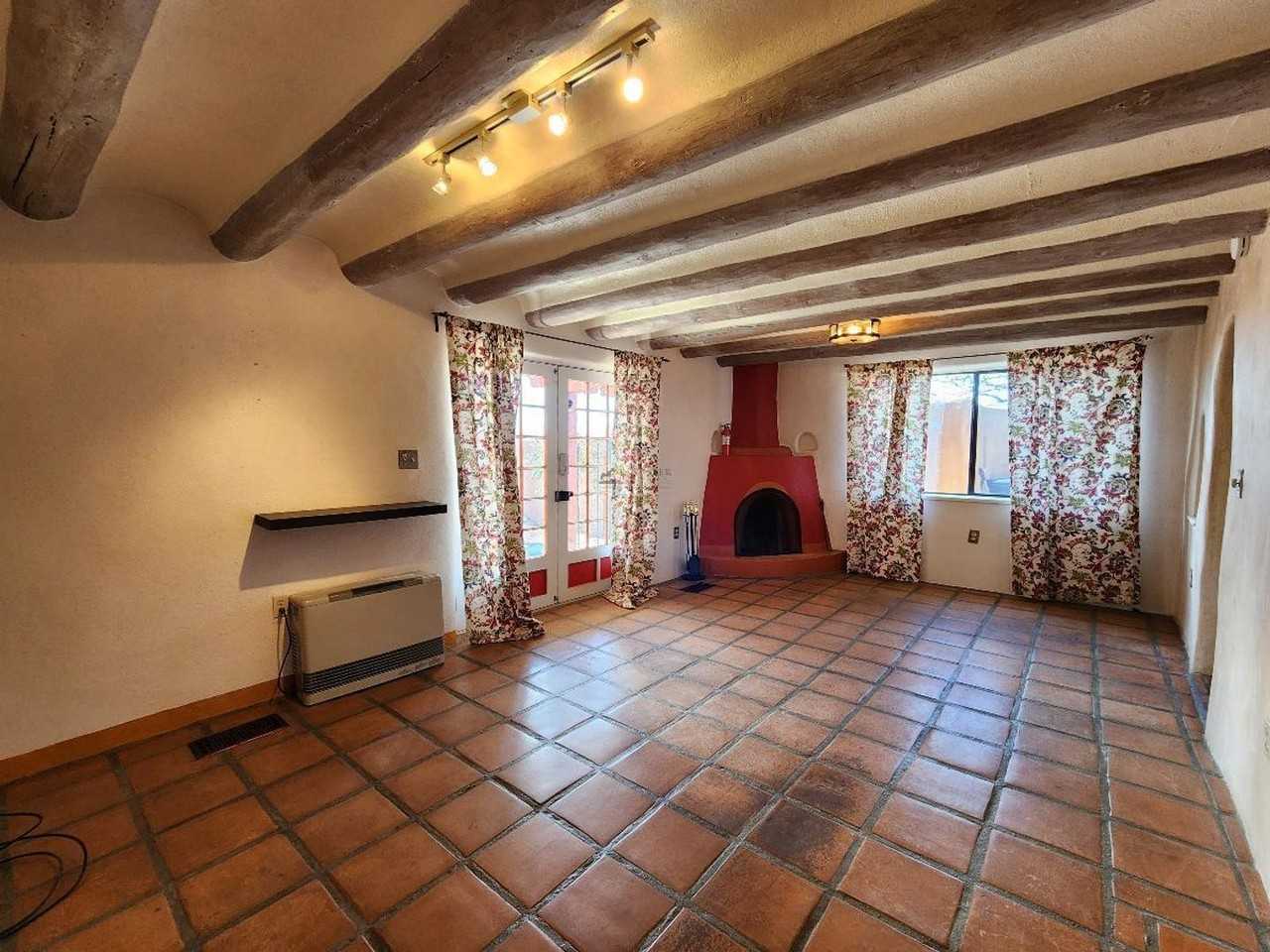 1703A Jay St - Photo 6 of 24