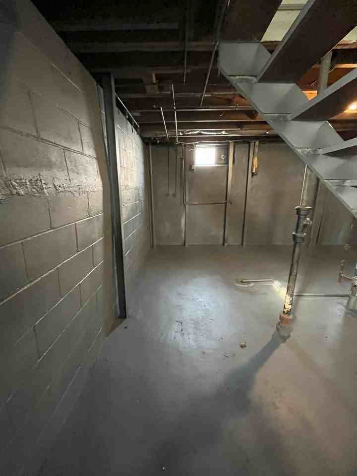 148 Linwood Ave - Photo 2 of 13