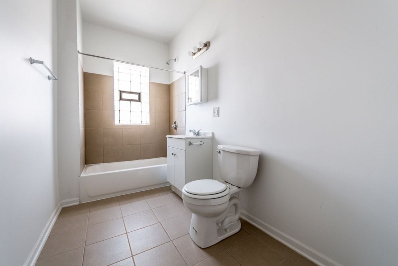 10901 S Vernon 433 - Photo 2 of 32