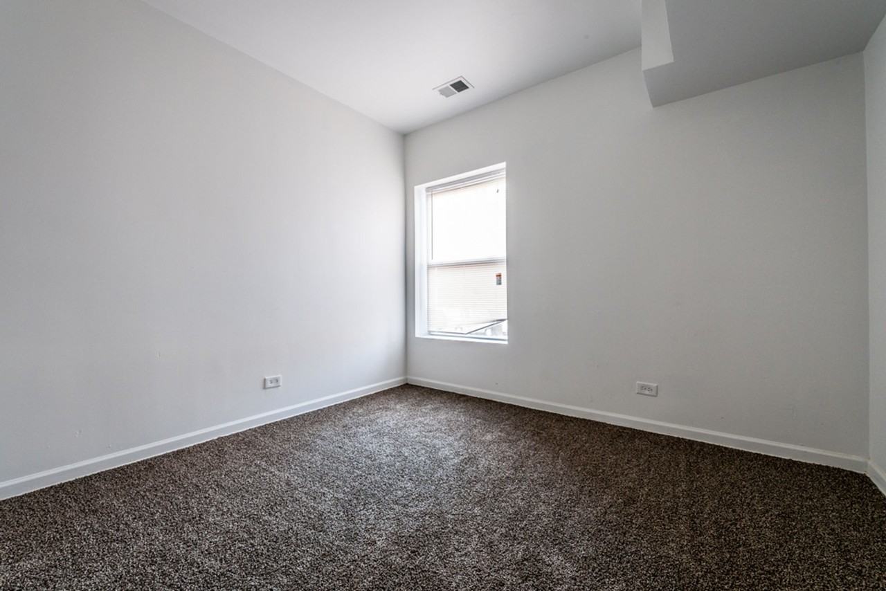 10901 S Vernon 433 - Photo 3 of 32