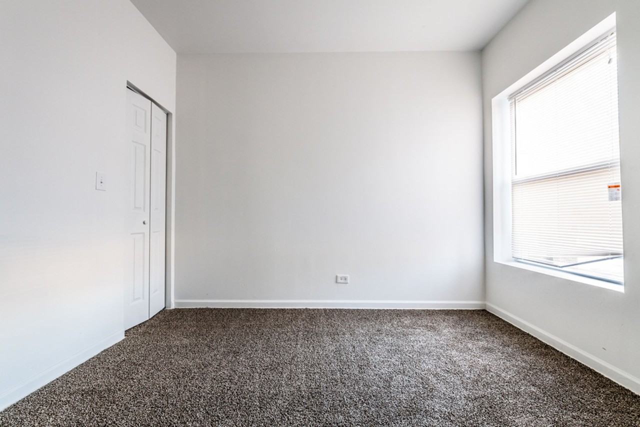 10901 S Vernon 433 - Photo 4 of 32