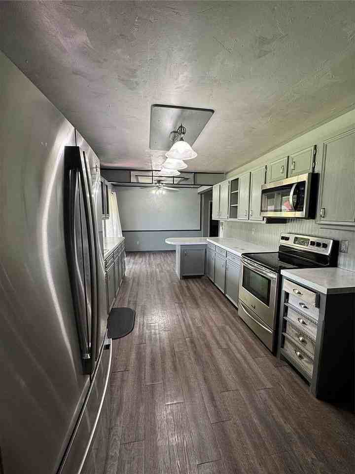 3401 89th St - Photo 7 of 13