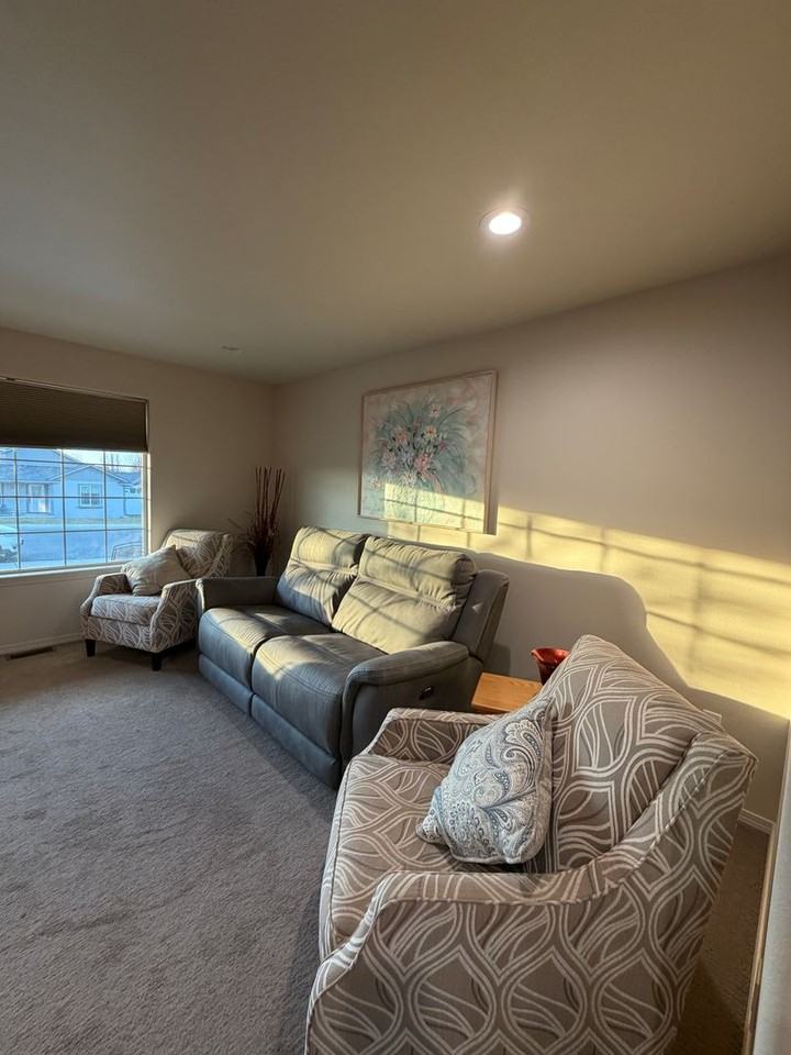 1539 S James Ave - Photo 2 of 14