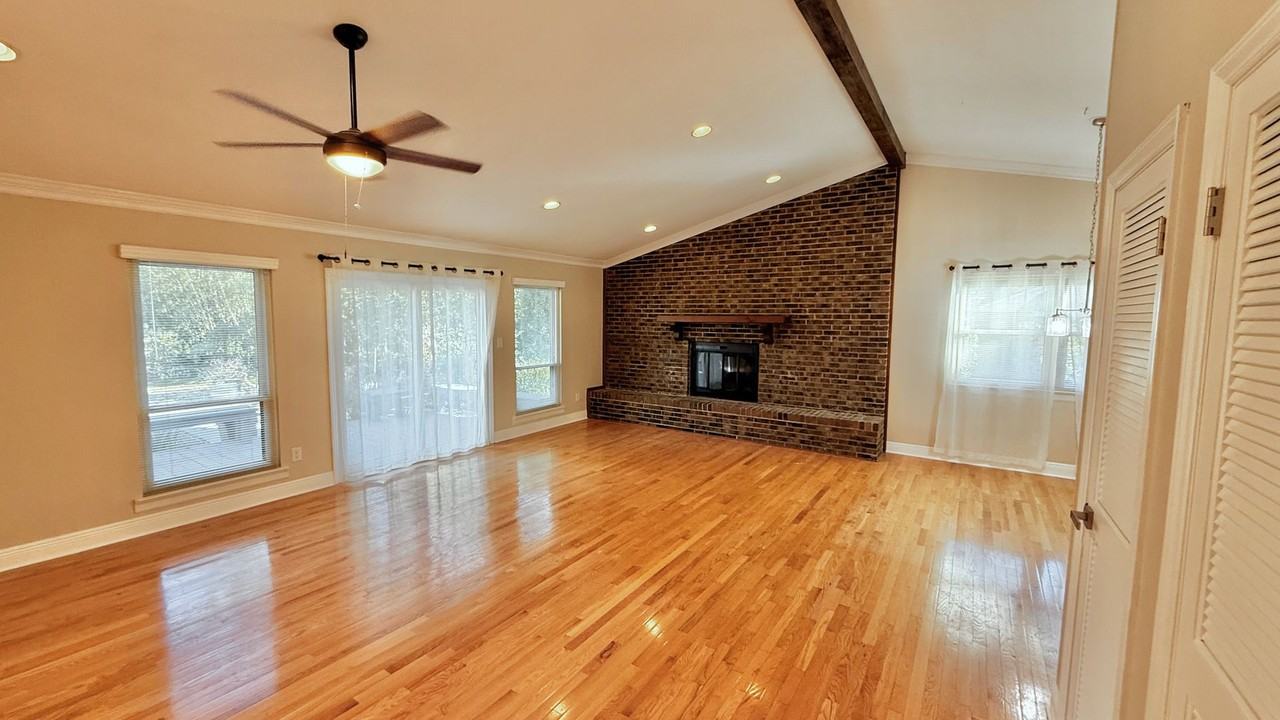 1790 Brown St - Photo 3 of 26