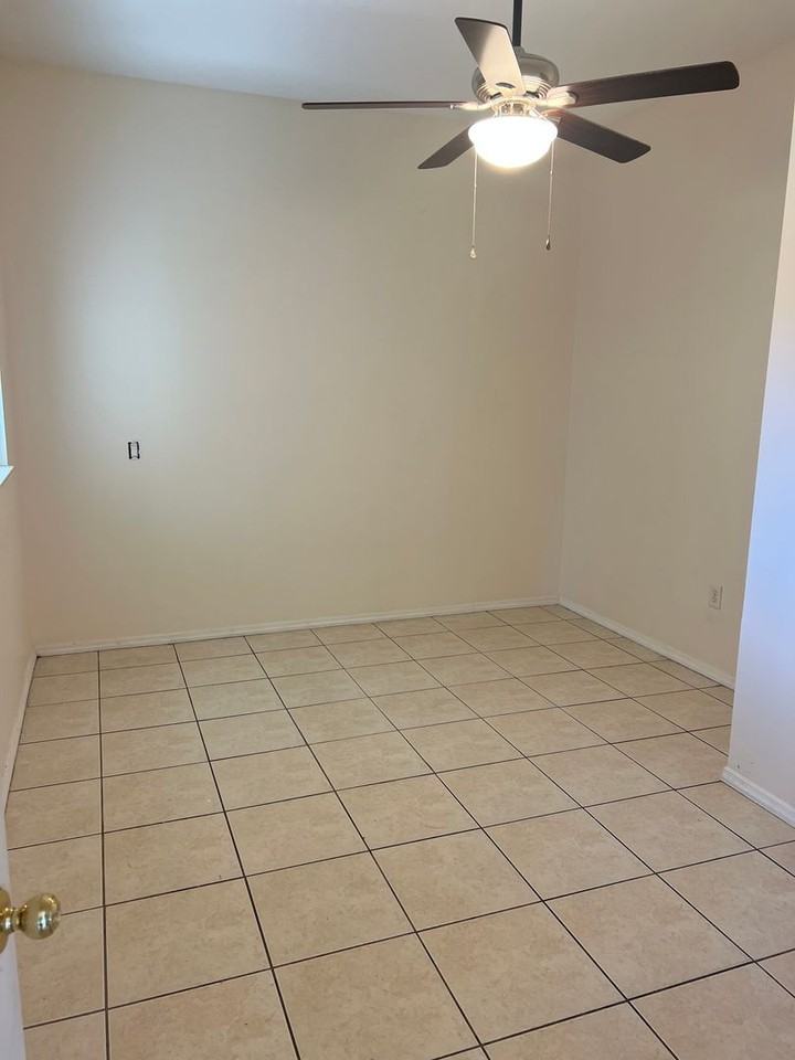 12211 Rosaro Ave - Photo 6 of 11