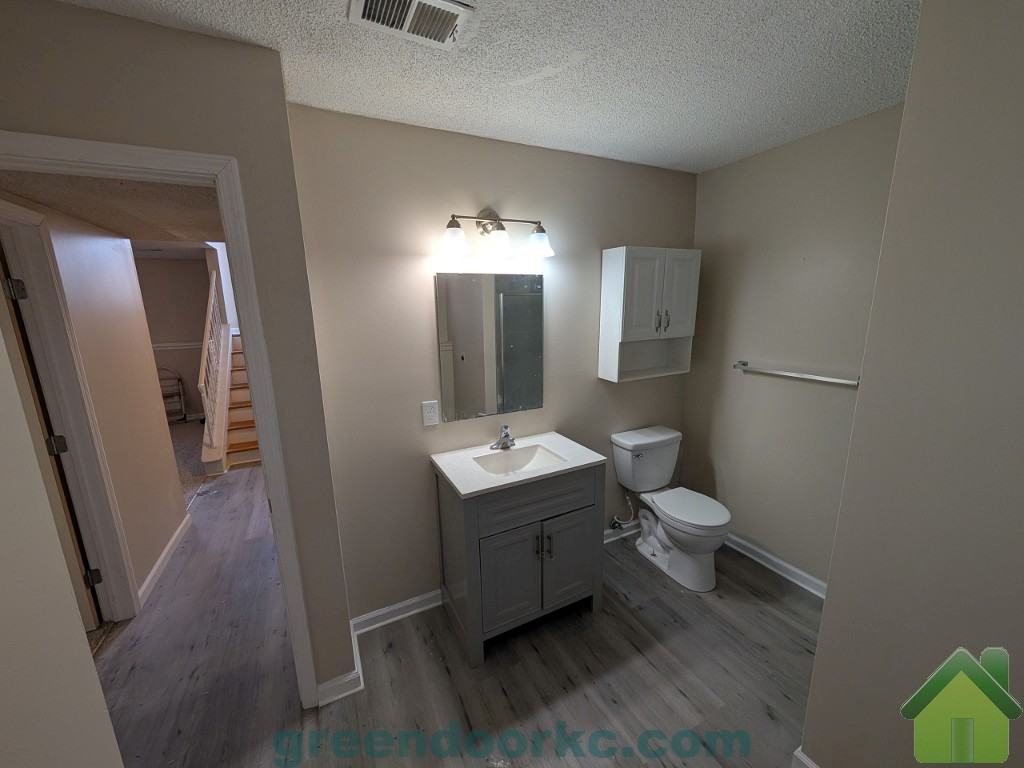 823 S Lindenwood Dr #823 - Photo 4 of 13