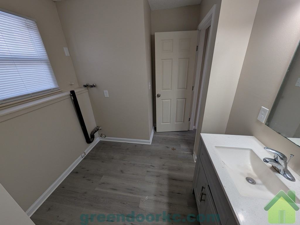 823 S Lindenwood Dr #823 - Photo 6 of 13