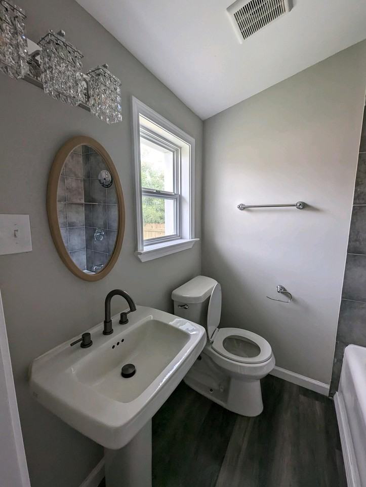 701 Eiseman St #4 - Photo 5 of 6