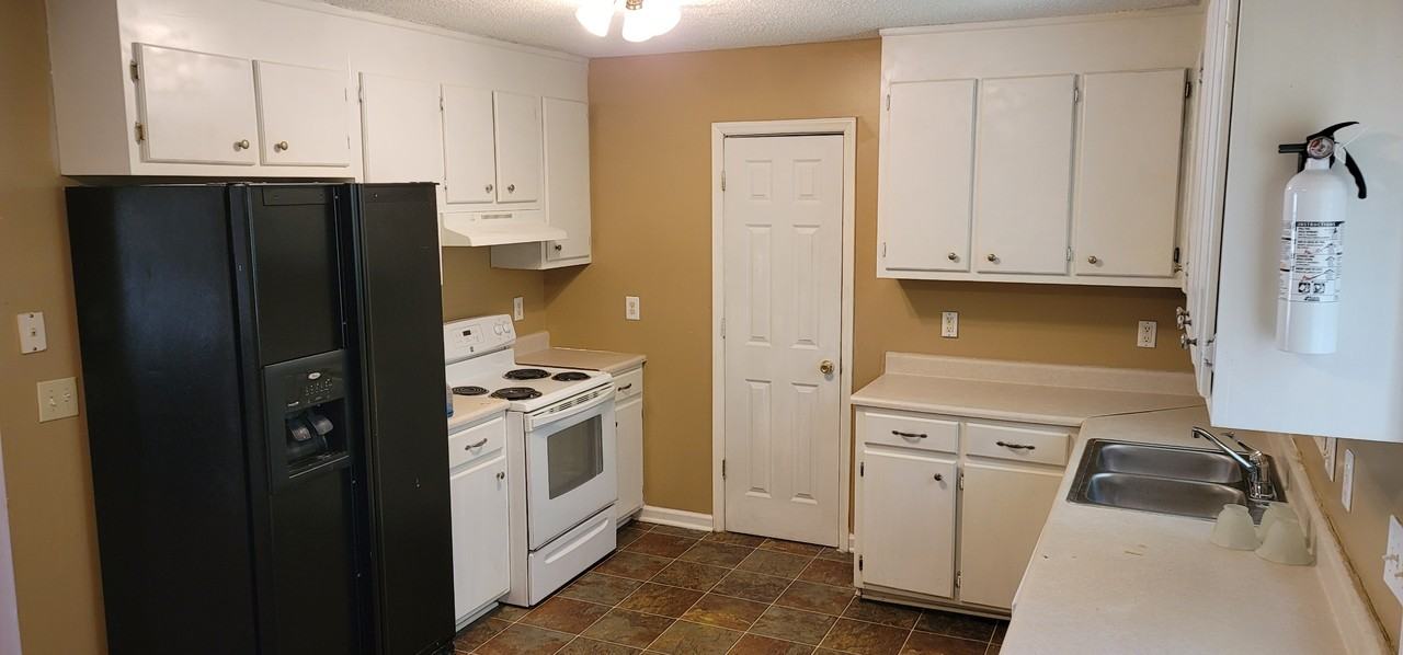 11 Silver Spur Ct #1 - Photo 6 of 19