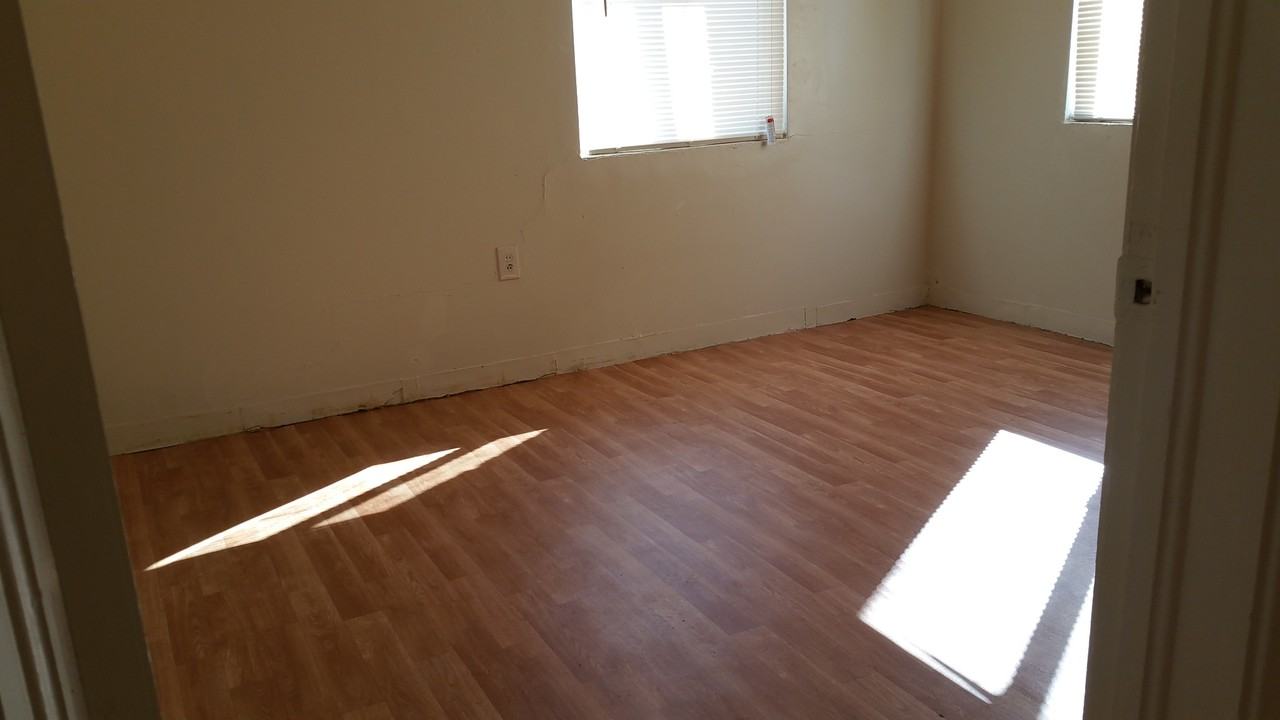 6414 Augusta Rd #B - Photo 3 of 10