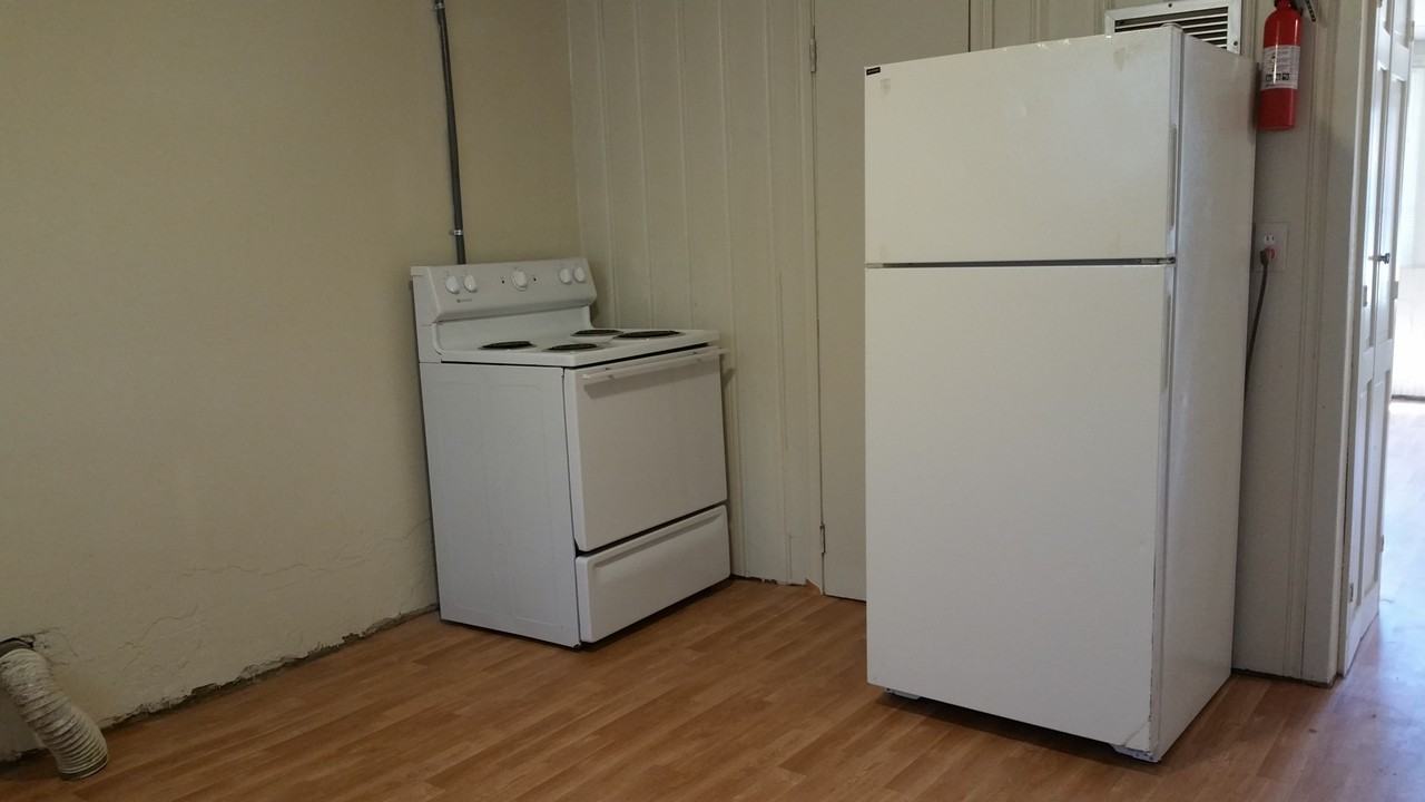 6414 Augusta Rd #B - Photo 4 of 10