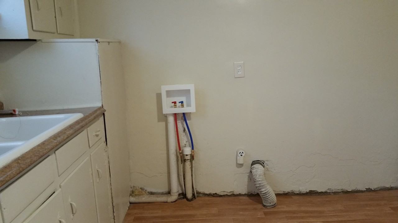 6414 Augusta Rd #B - Photo 7 of 10