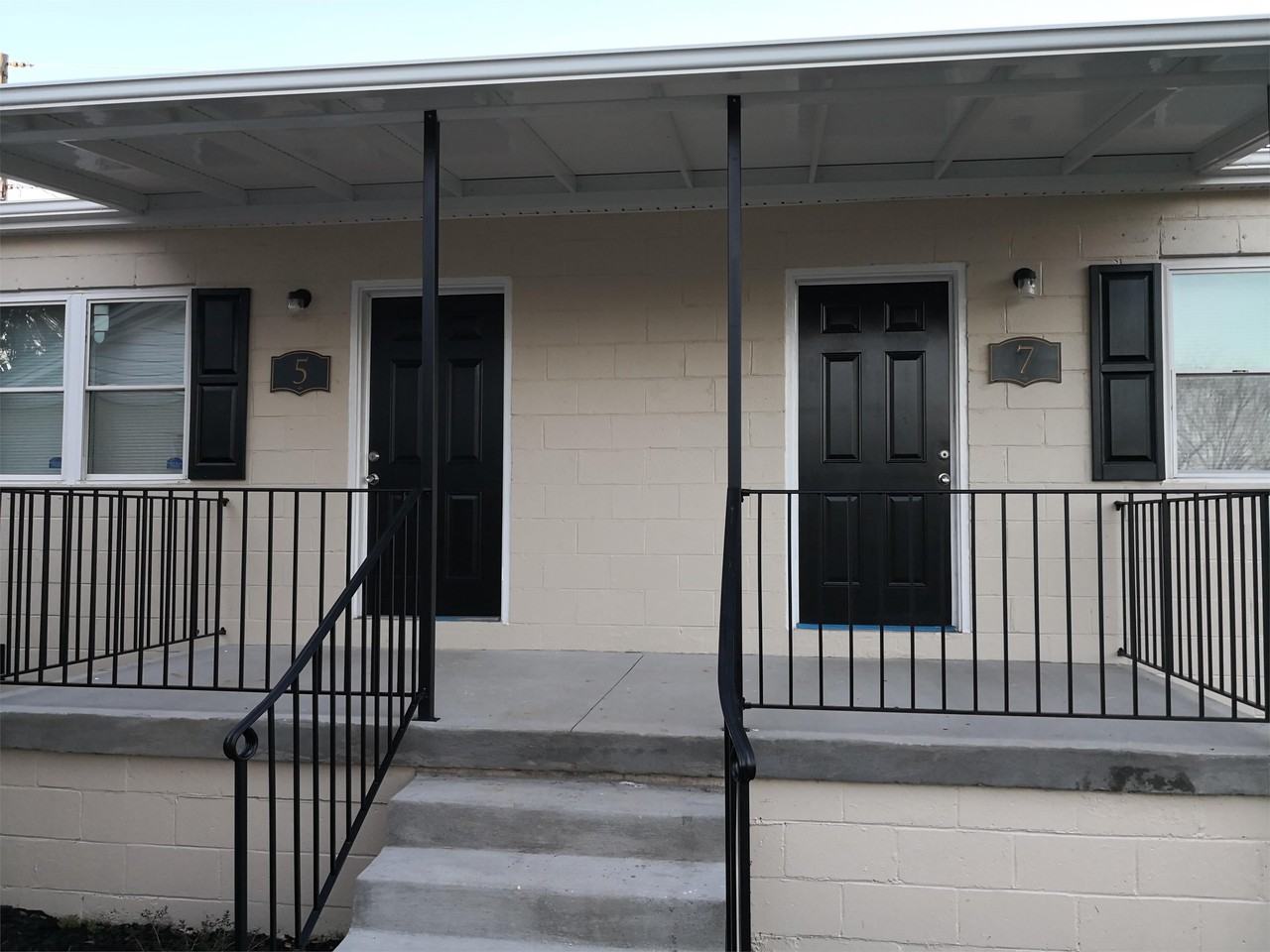 5 Lanford Dr #5 - Photo 2 of 20