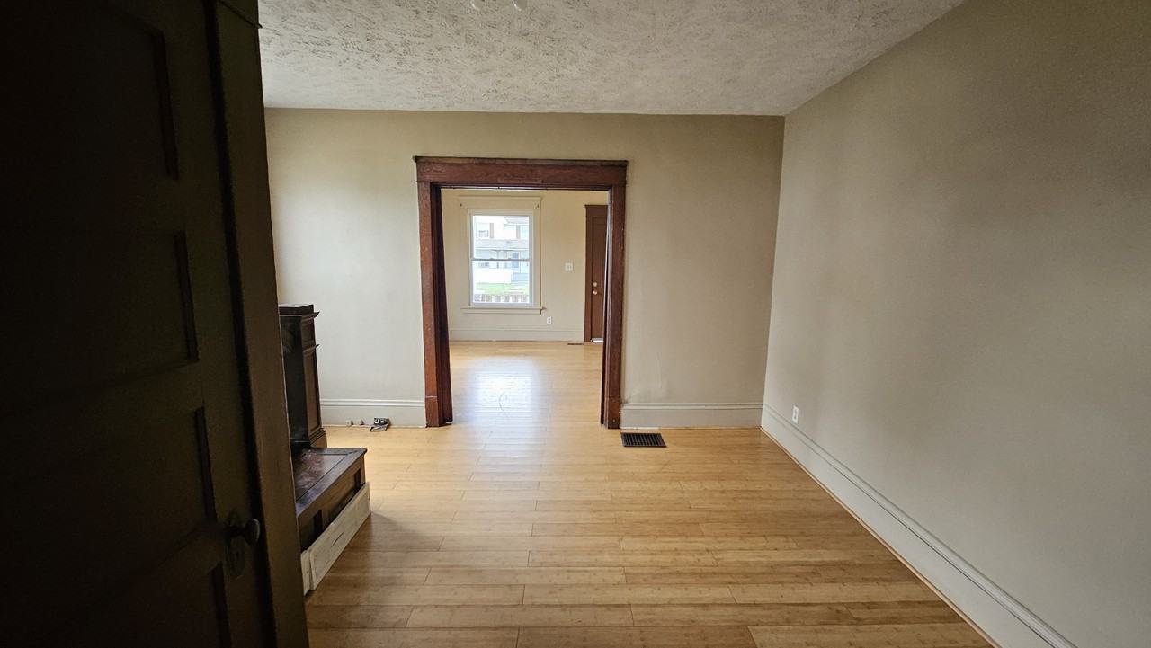 325 Clarendon Ave Nw #0 - Photo 5 of 12