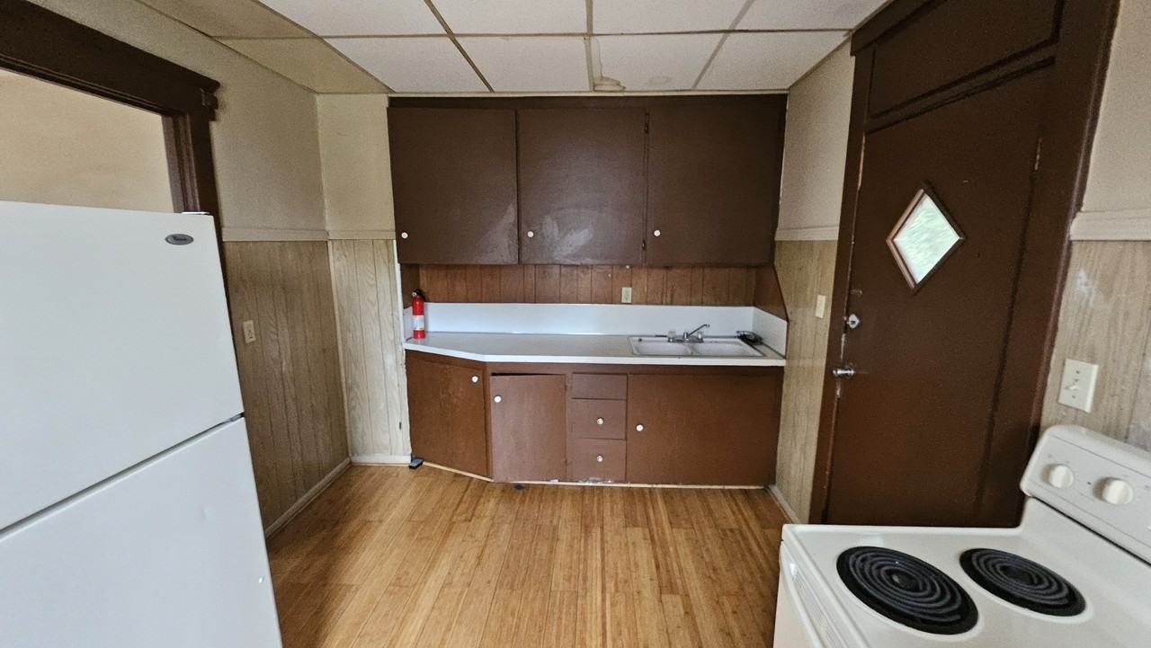 325 Clarendon Ave Nw #0 - Photo 6 of 12