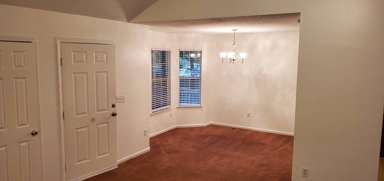 5 Silver Spur Ct #1 - Photo 3 of 12