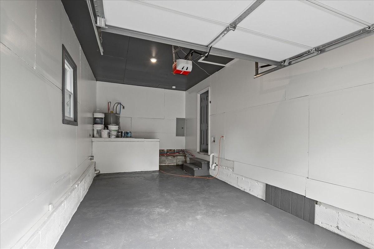 8007 Tennessee Ave - Photo 3 of 13