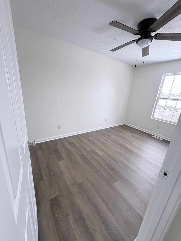 122 Karen Ct #1 - Photo 7 of 10