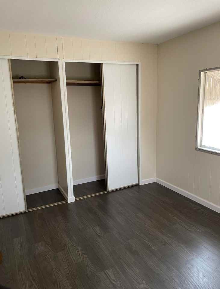 201 E 5th St #1 - Photo 3 of 6