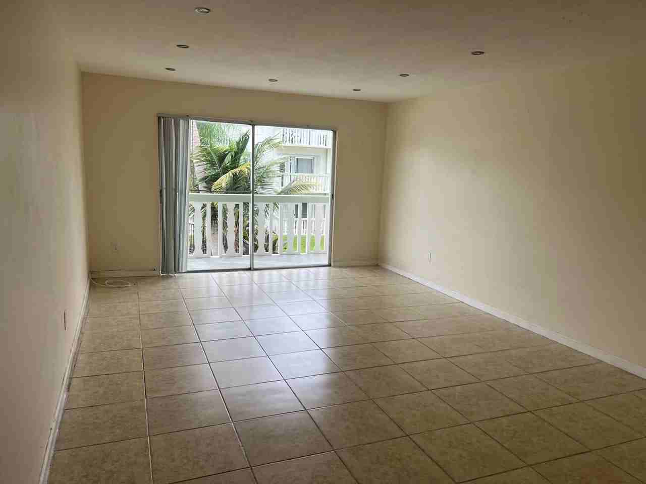 15225 NE 6 AveApt B205 #B205 - Photo 3 of 21