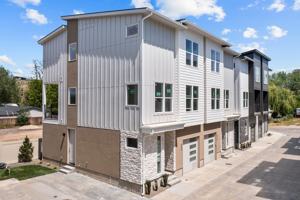 featured image of 516 E Violets Cove Ln #1