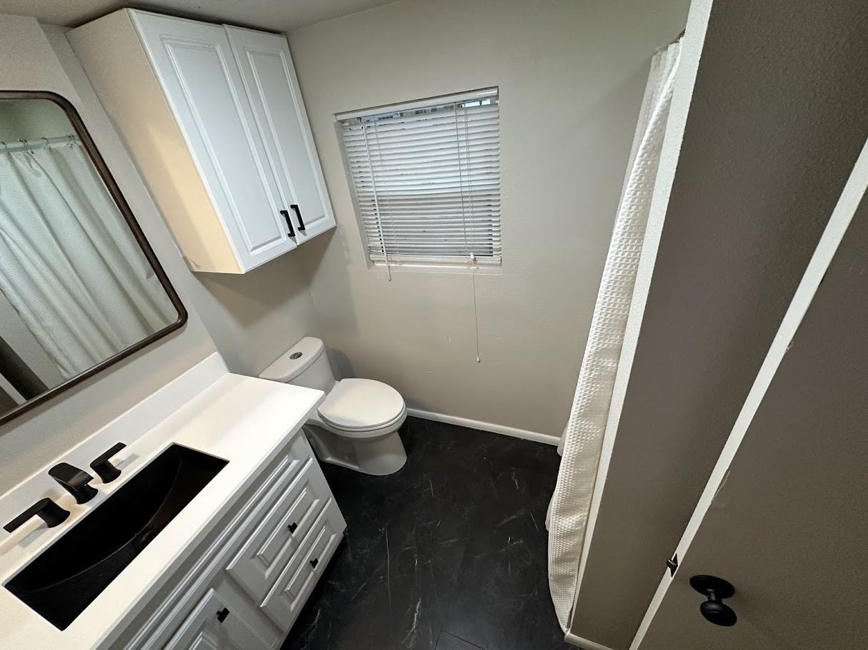 Daniels St & W 33rd St #B - Photo 7 of 13