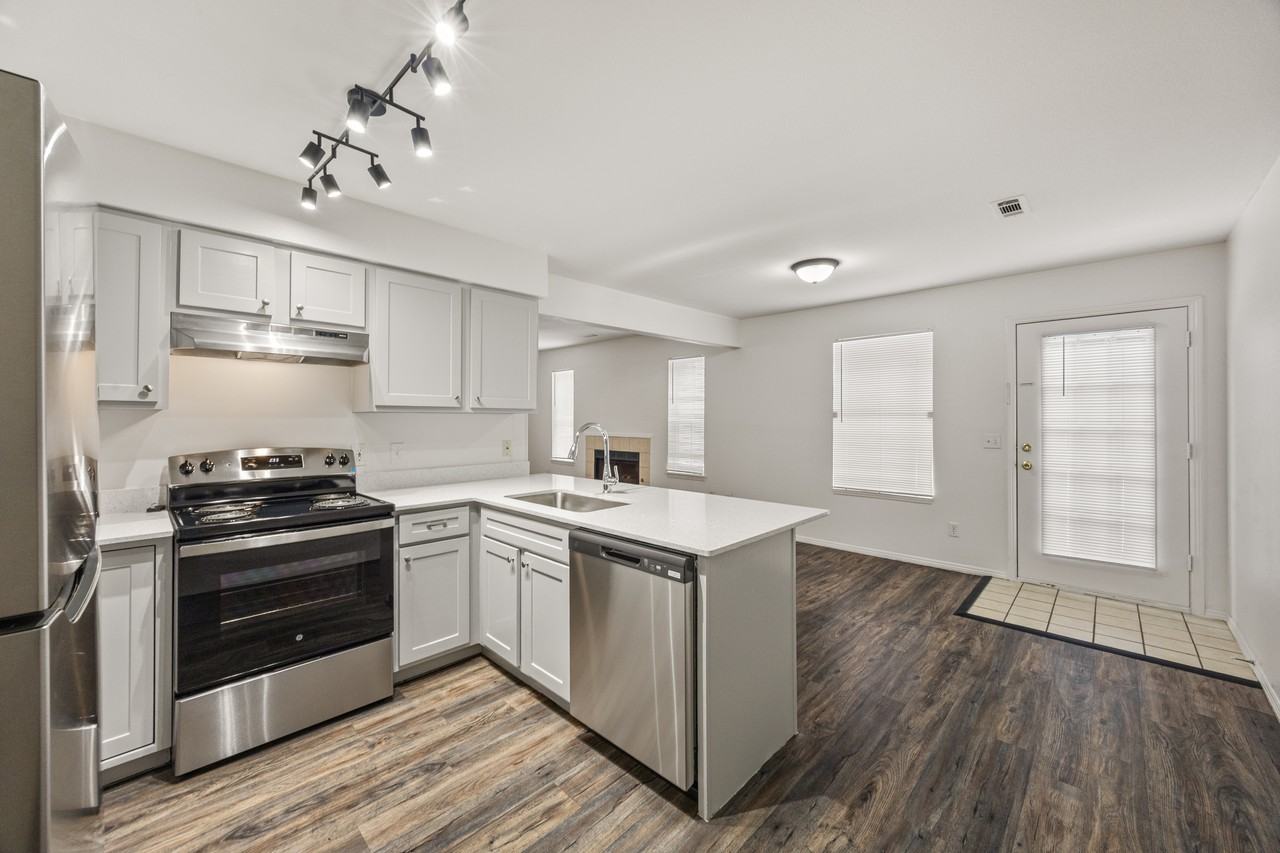 1006 N Molly Ct #1006MC - Photo 7 of 27