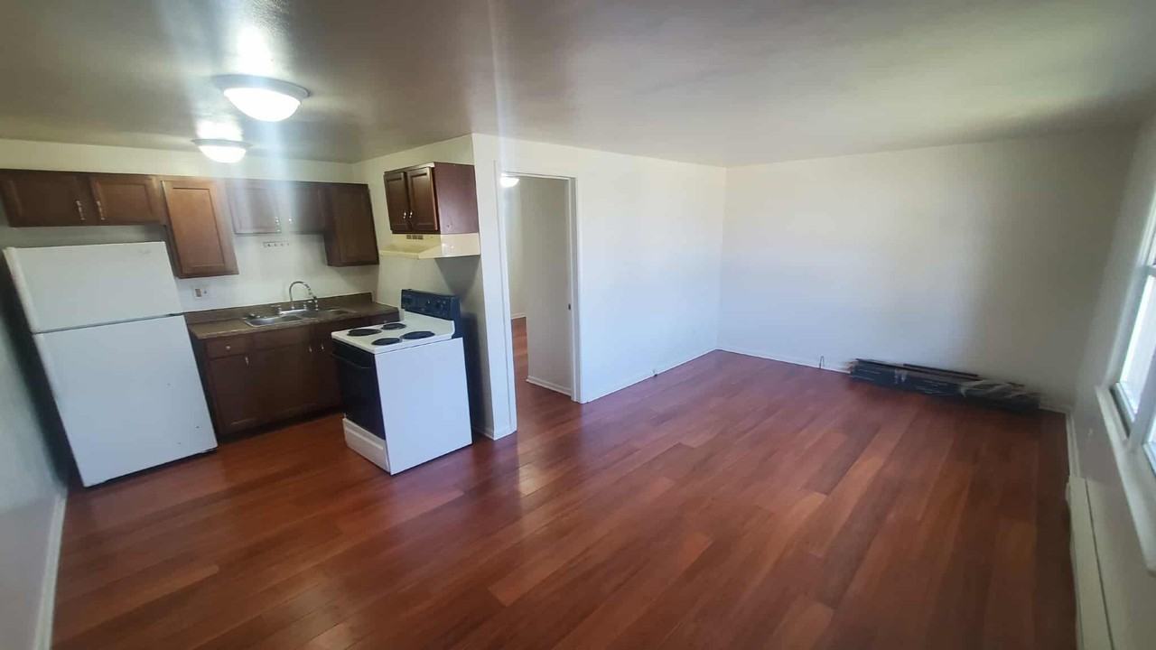 889 S Cherry St #1 - Photo 2 of 7