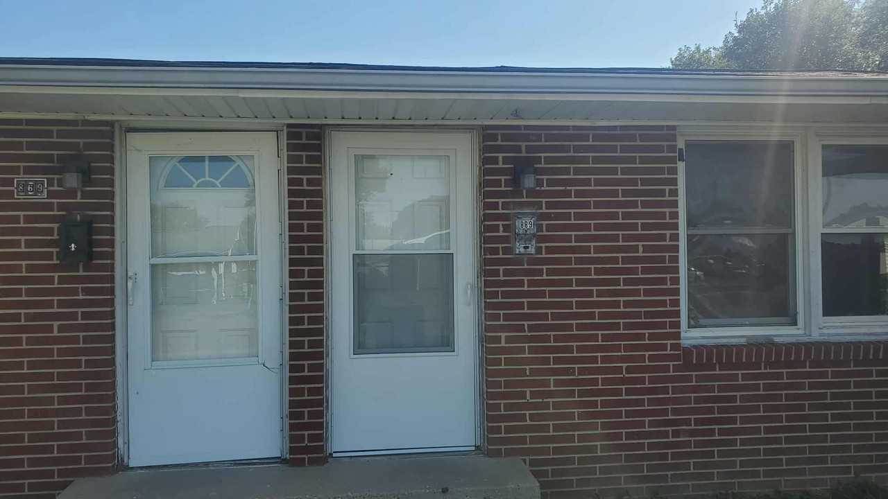 889 S Cherry St #1 - Photo 6 of 7